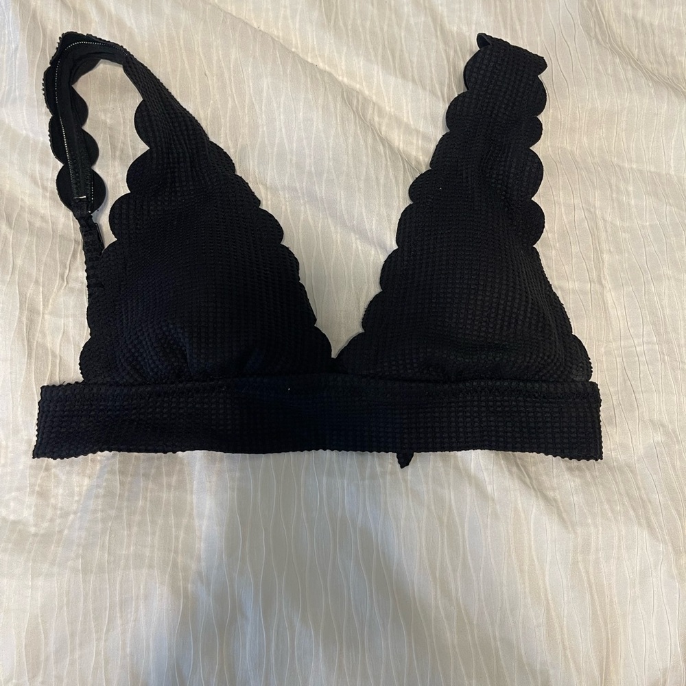 Black Scalloped Bralette